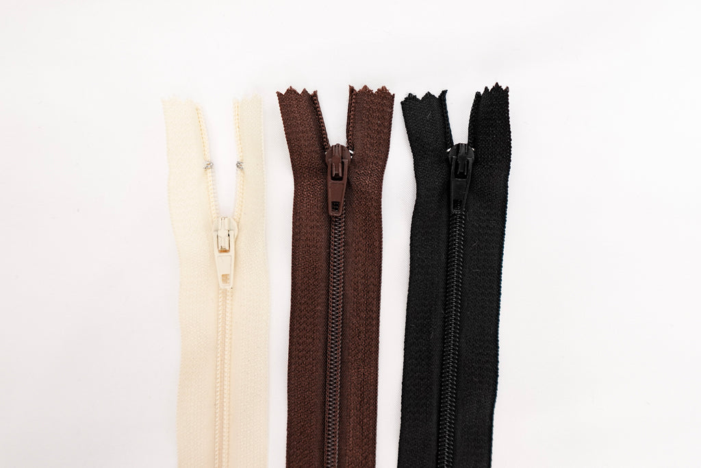 Medium Regular Zippers Neutrals & Blues