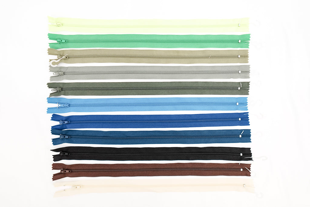 Medium Regular Zippers Neutrals & Blues