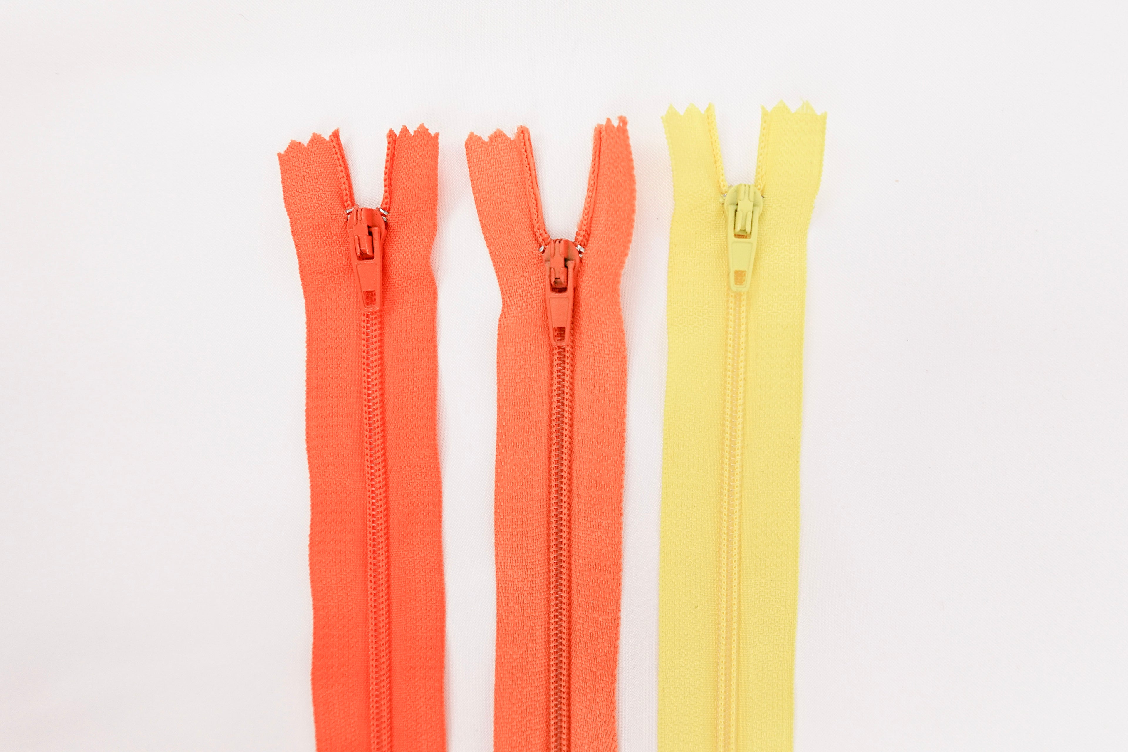 Medium Regular Zippers Reds & Pinks