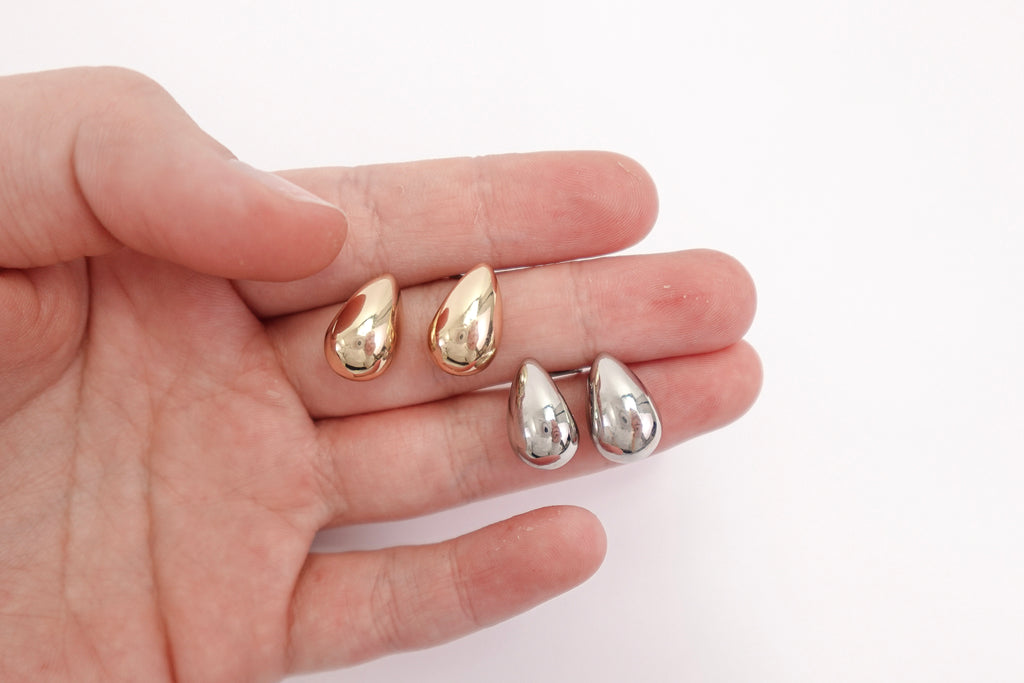 Simple Teardrop Stud Earrings